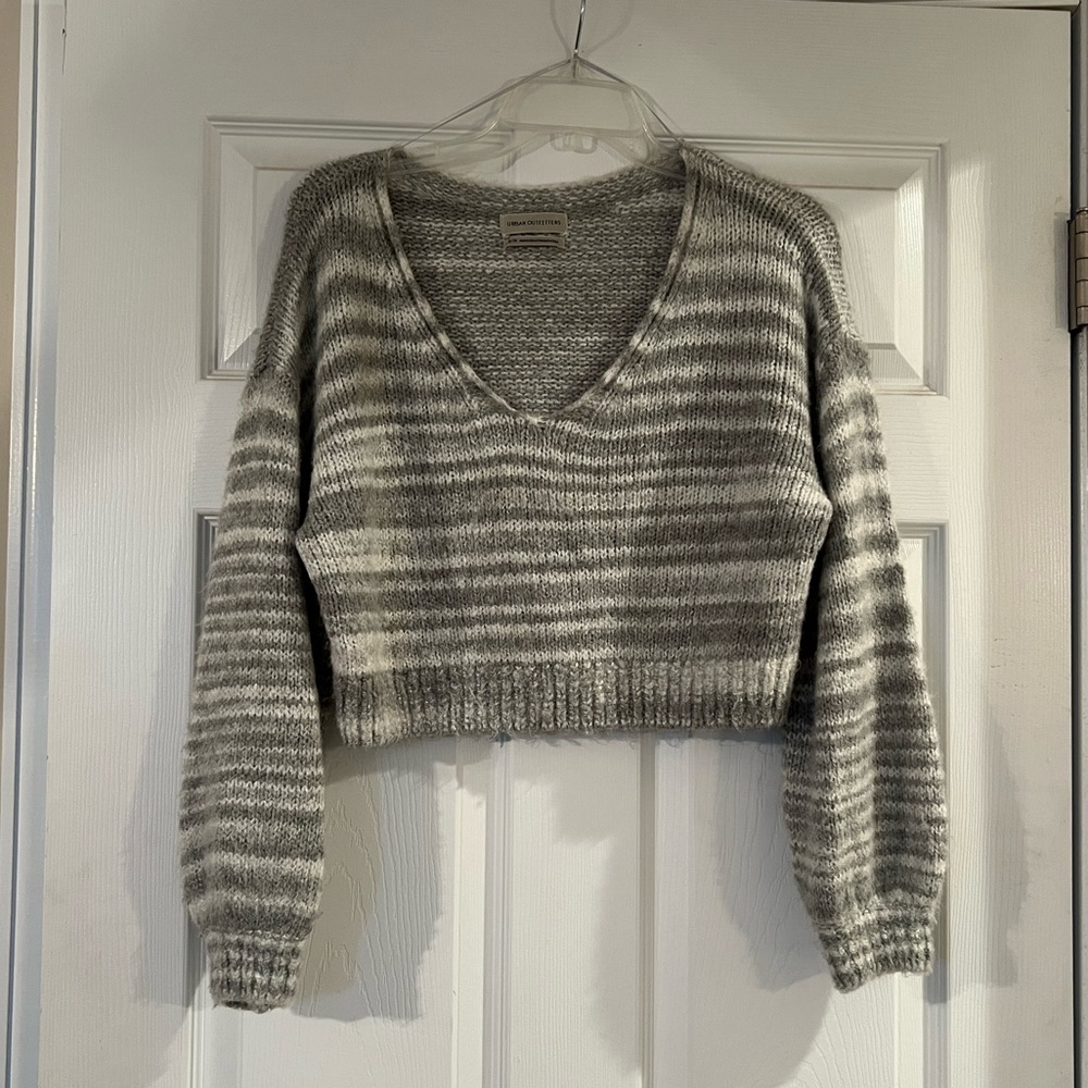 urban outfitters crop sweater